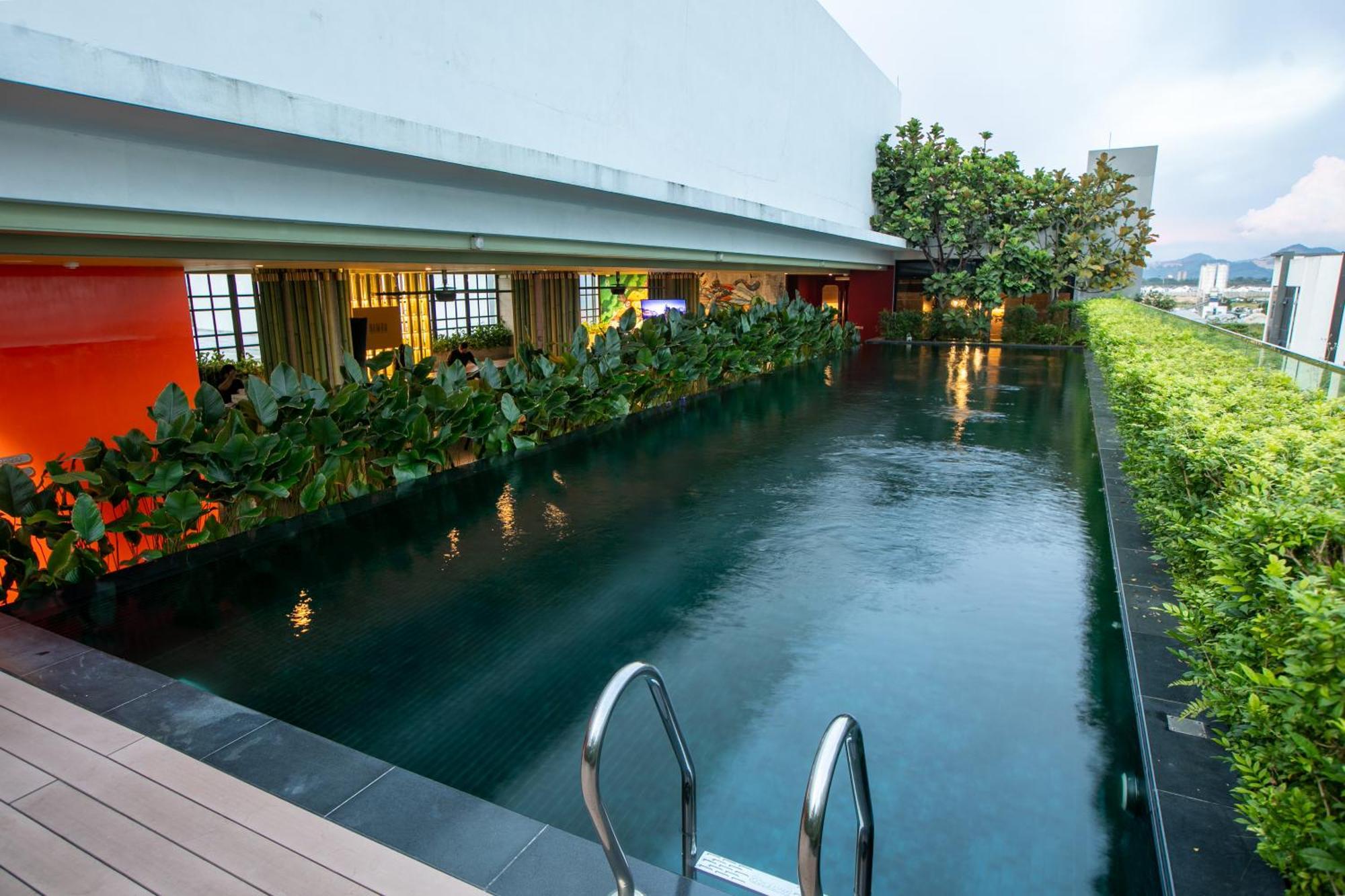 The Upper House, Batu Kawan Hotel Simpang Ampat  Ngoại thất bức ảnh