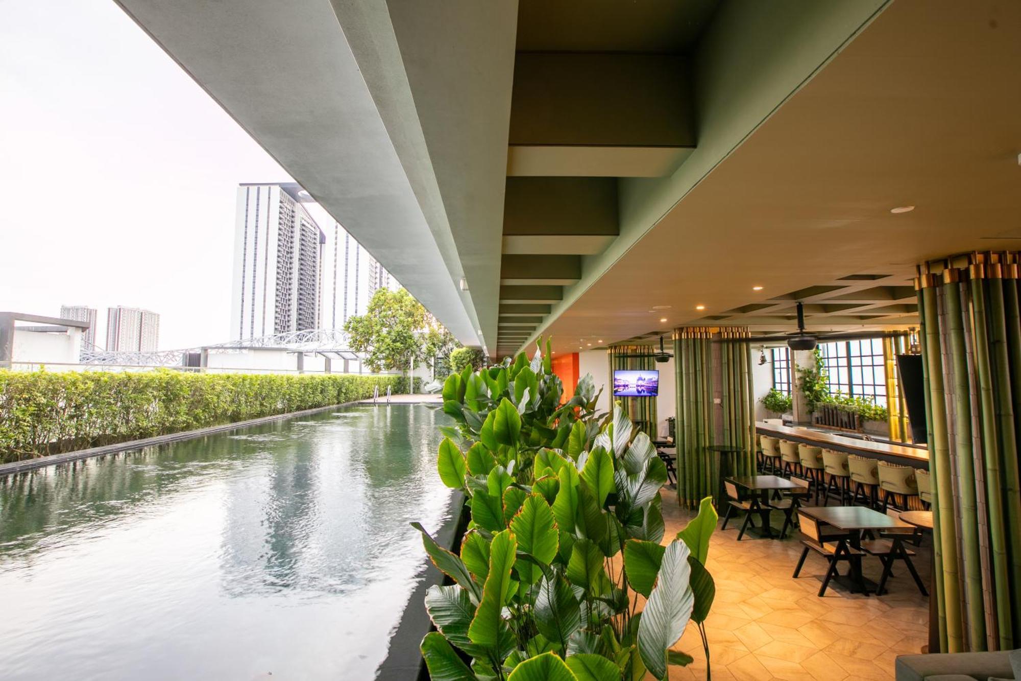 The Upper House, Batu Kawan Hotel Simpang Ampat  Ngoại thất bức ảnh